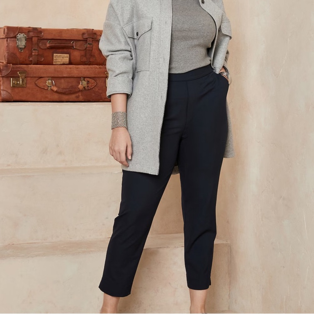 Banana Republic Factory Navy Cropped Tapered Pants